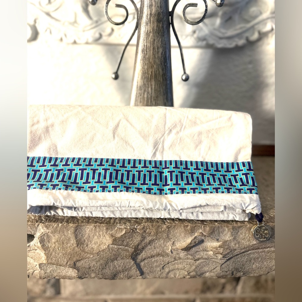 NWOT Tory Burch White and Blue Dust bag XL